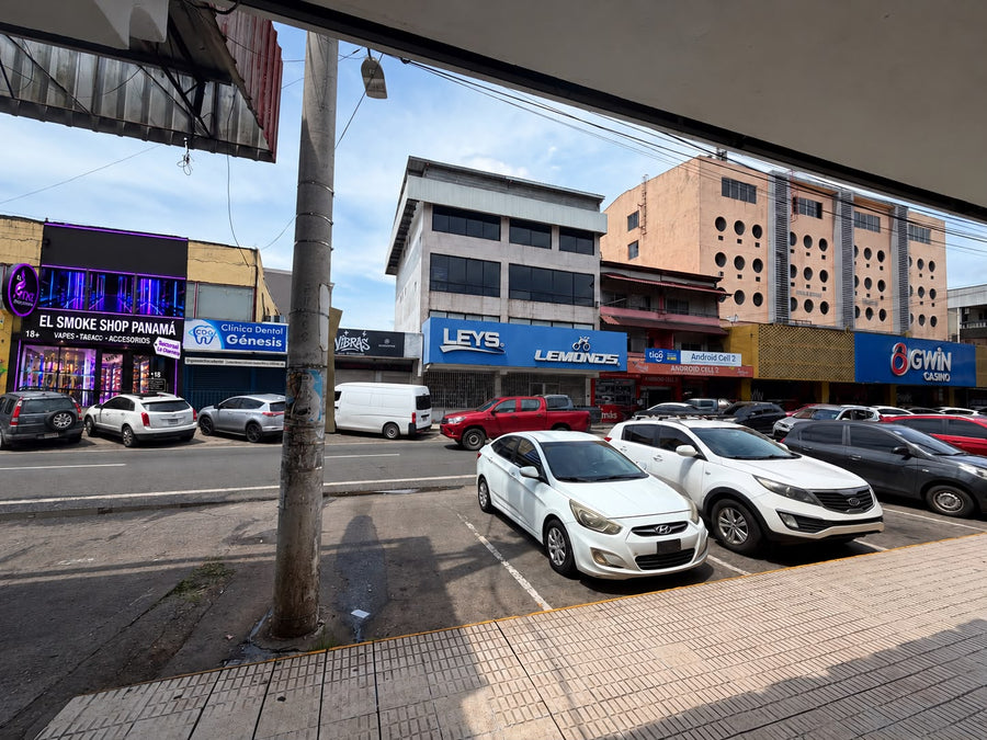Referencia: junto a Clínica Dental Génesis.
